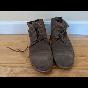 Blonde waterproof leather boots